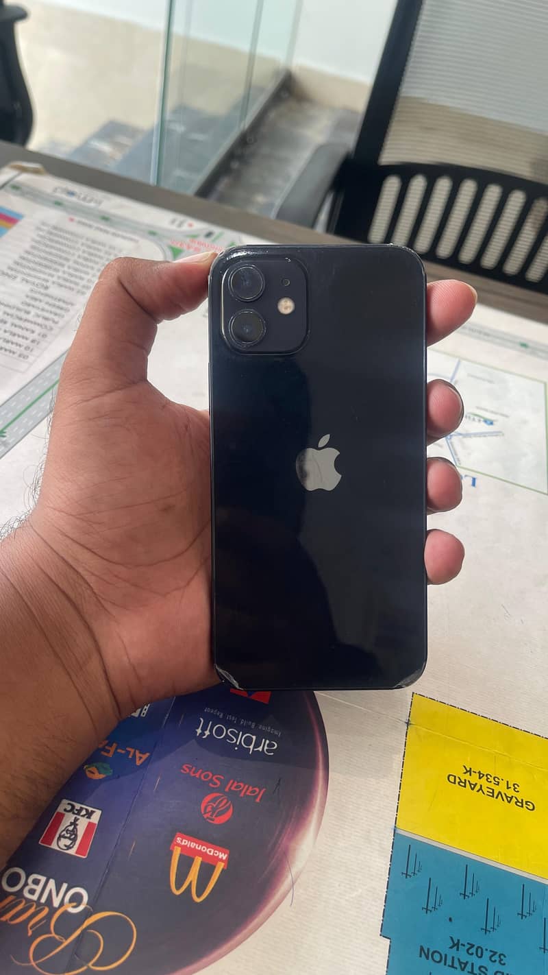 Apple iPhone 12 1