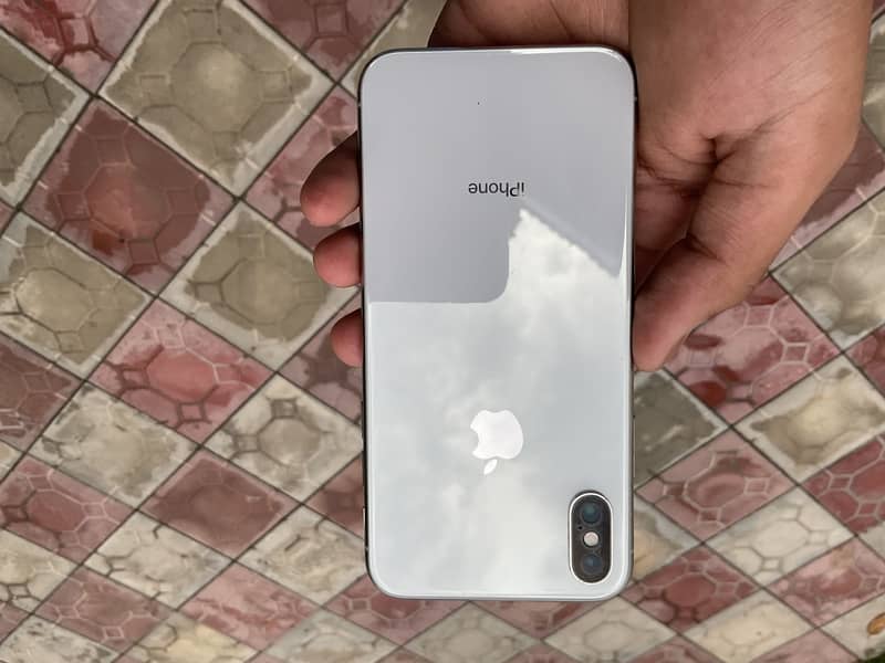 Apple iPhone X 4