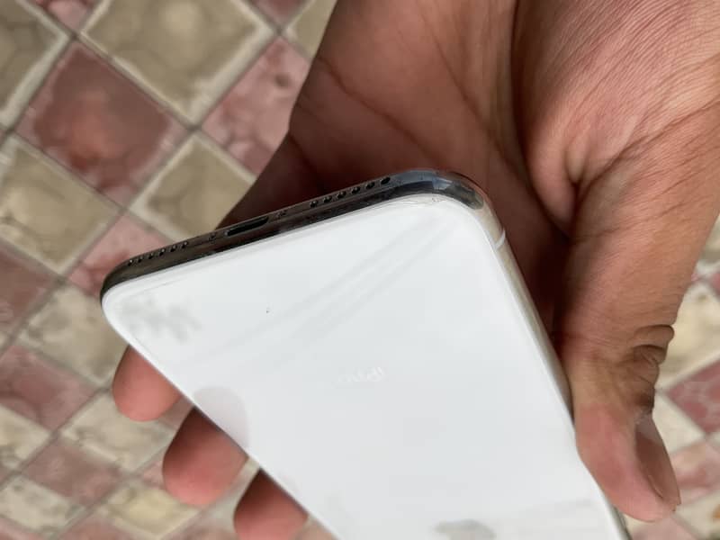 Apple iPhone X 6