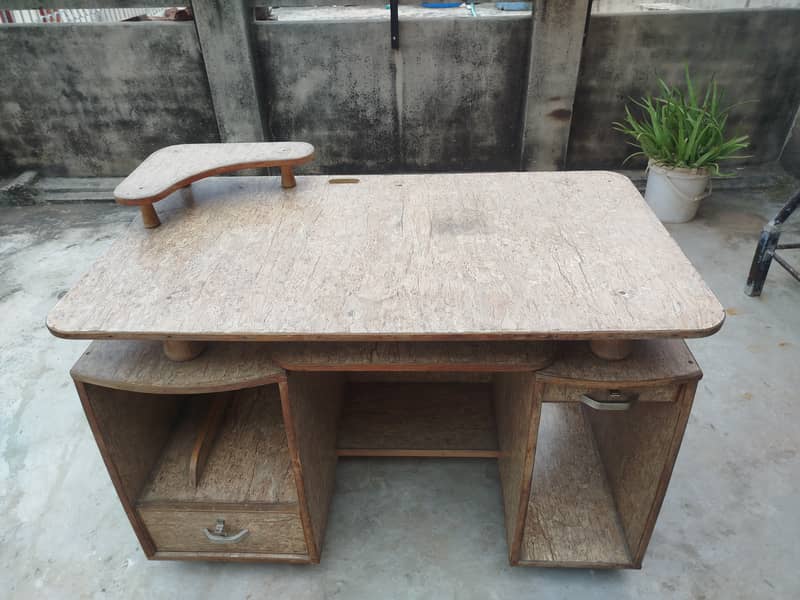 computer table 1