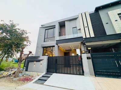 5 MARLA ULTRA MODERN HOUSE FOR SELL IN DHA 9 TOWN