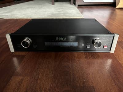 McIntosh D100 Digital Preamplifier
