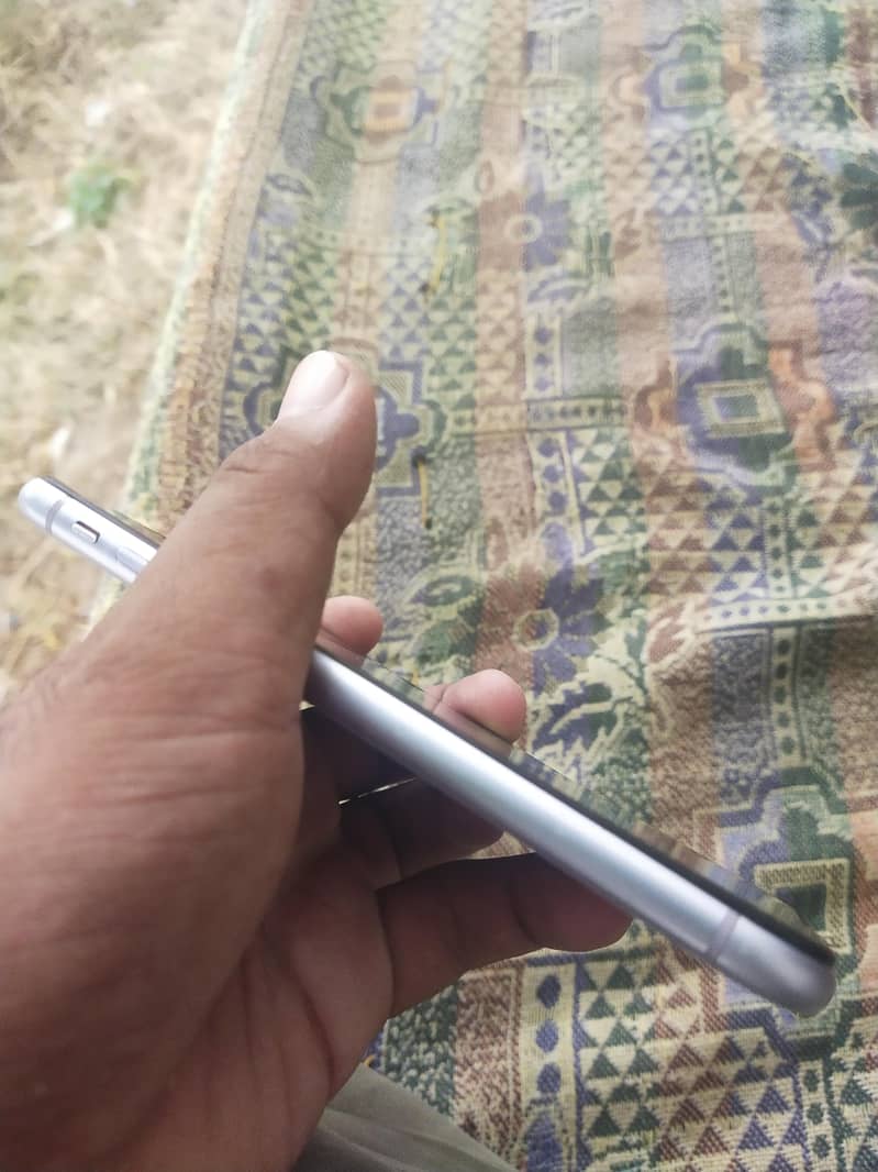 Apple iPhone 11 2