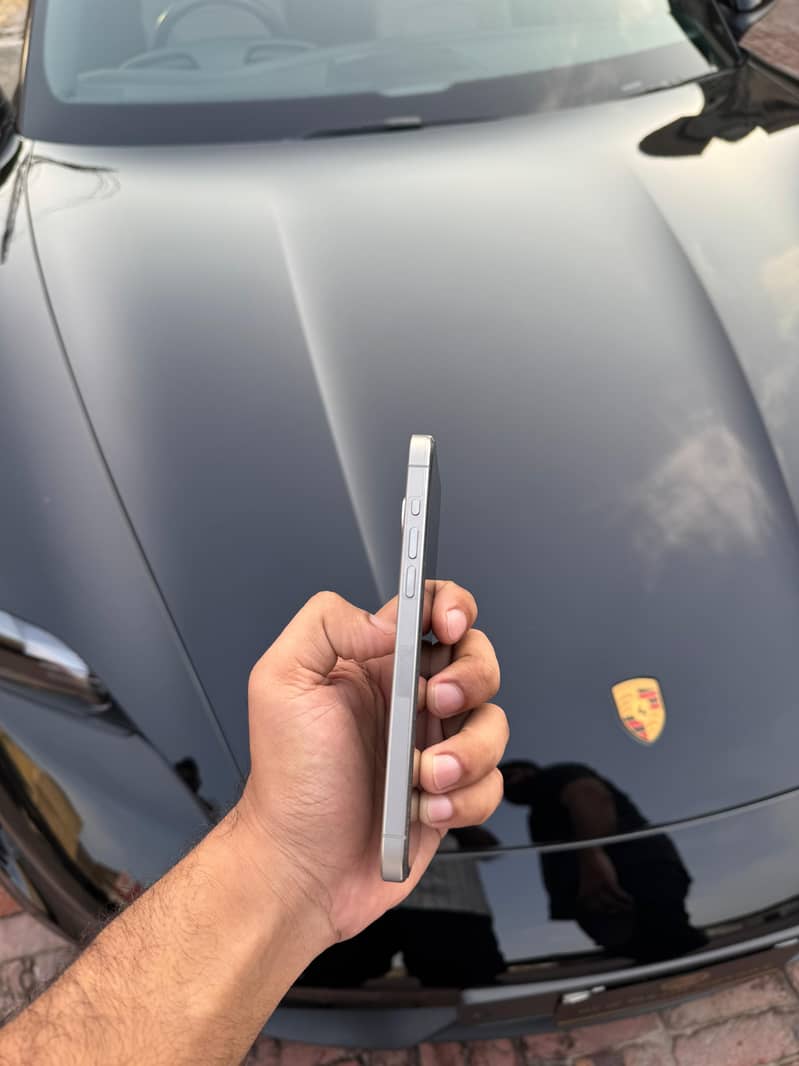 Apple iPhone 15 Pro Max 5
