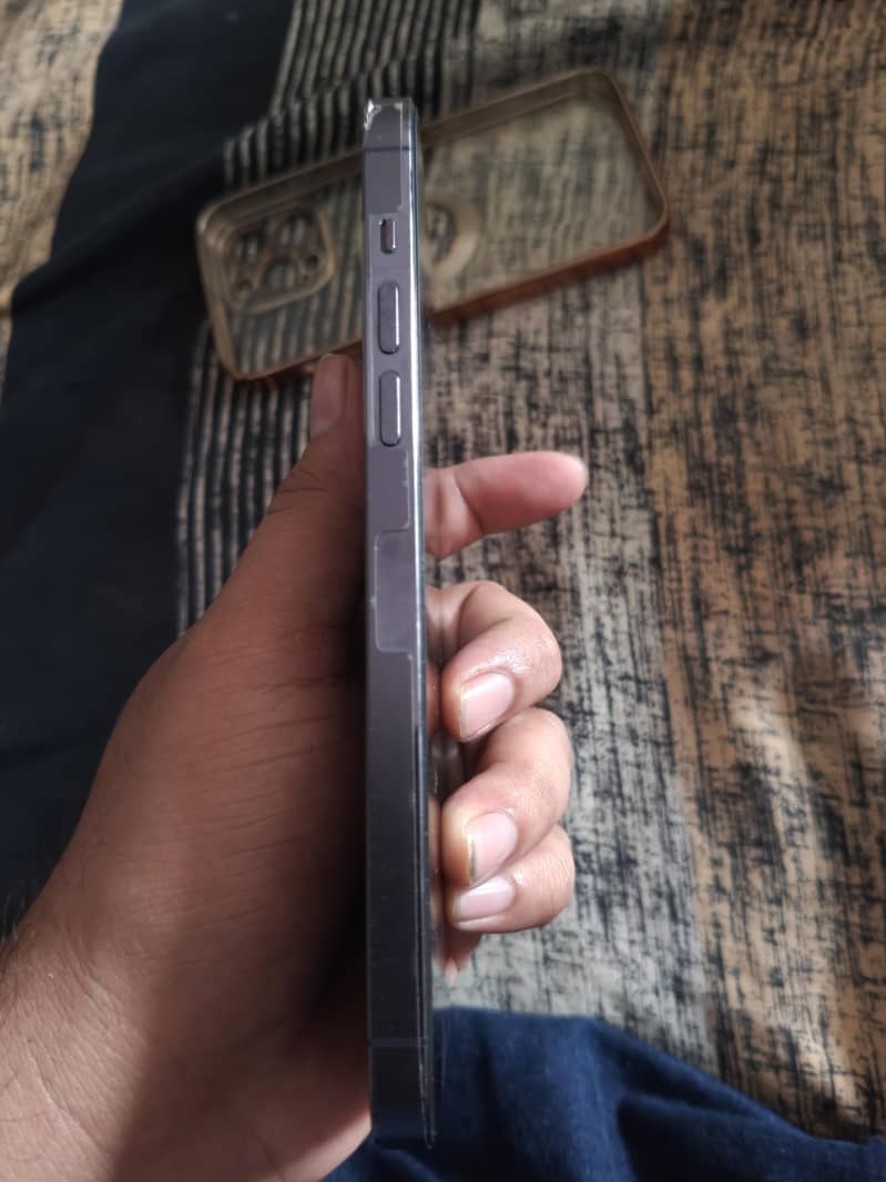 Apple iPhone 14 Pro Max 3