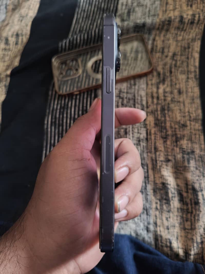 Apple iPhone 14 Pro Max 7