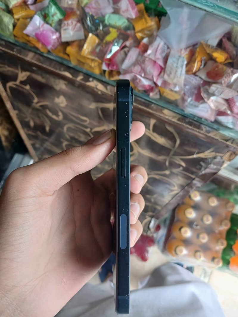 Apple iPhone 13 7