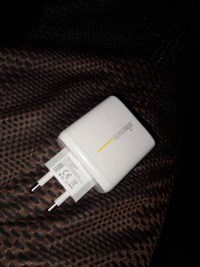 ORIGINAL SUPERVOOC FAST CHARGING ADAPTER.