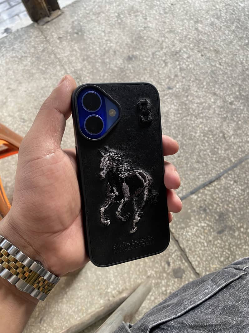 Apple iPhone 16 3
