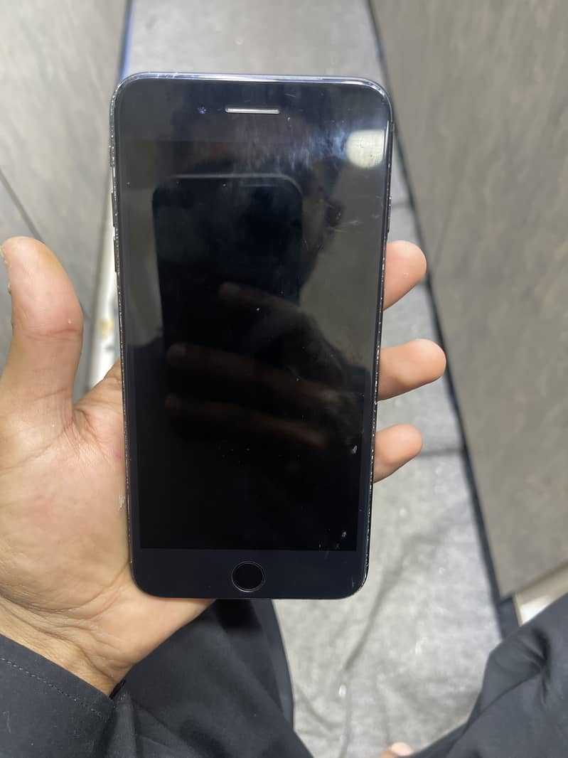 Apple iPhone 7 Plus 1