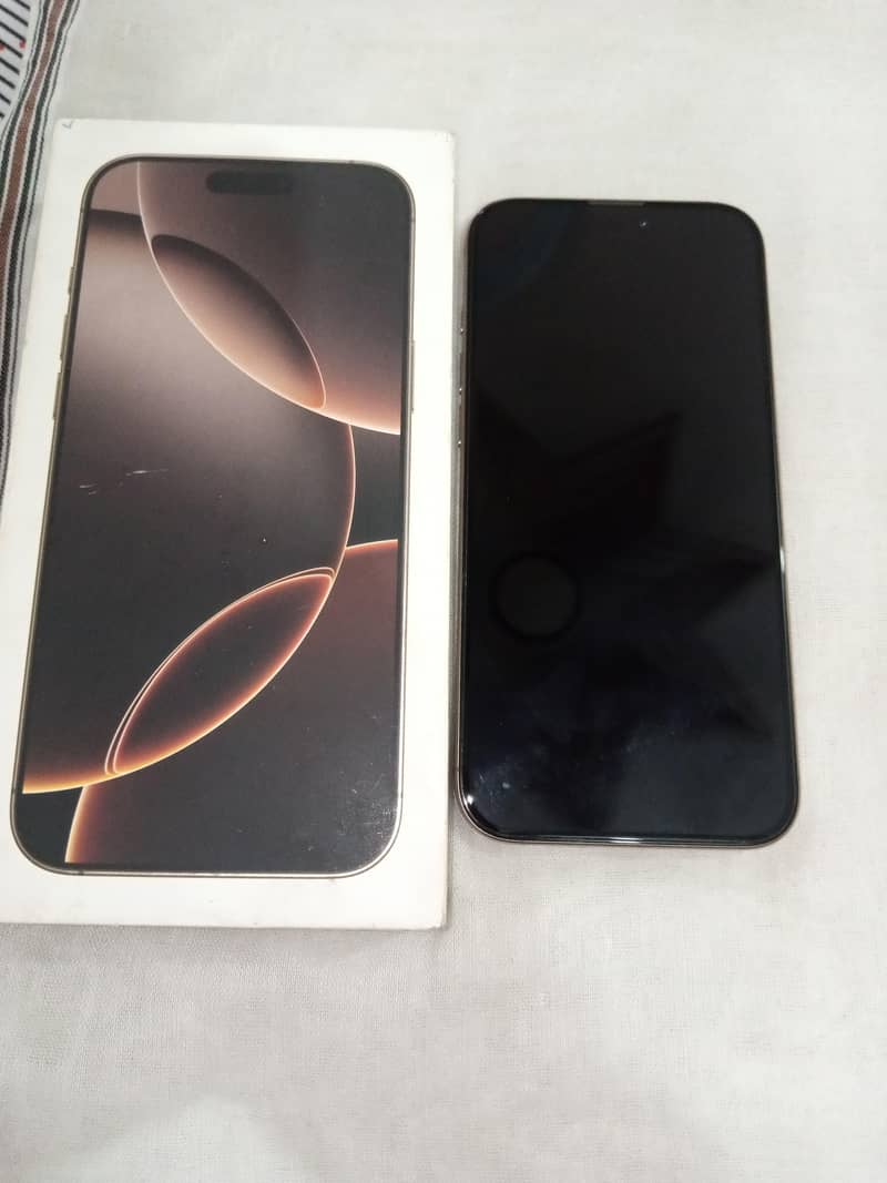 Apple iPhone 16 Pro Max 0