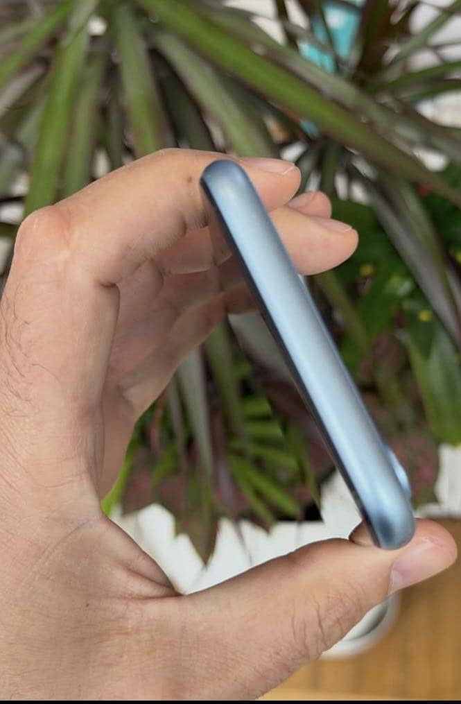 Apple iPhone XR 0