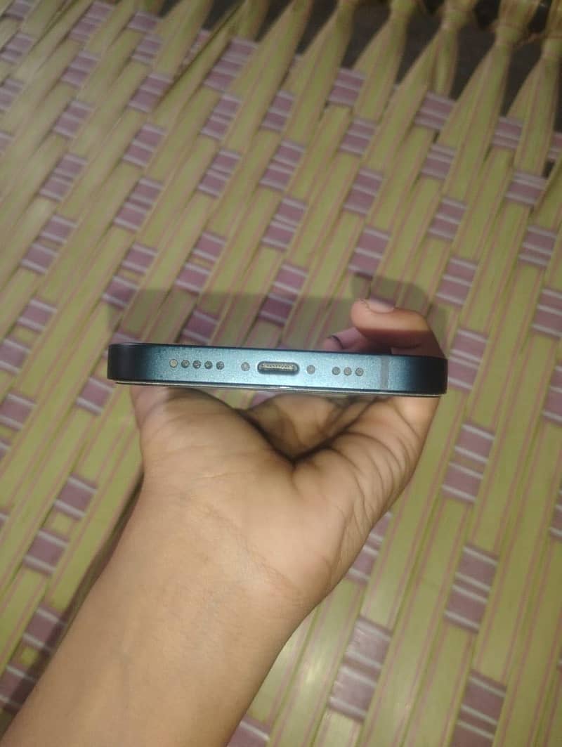 Apple iPhone 13 3