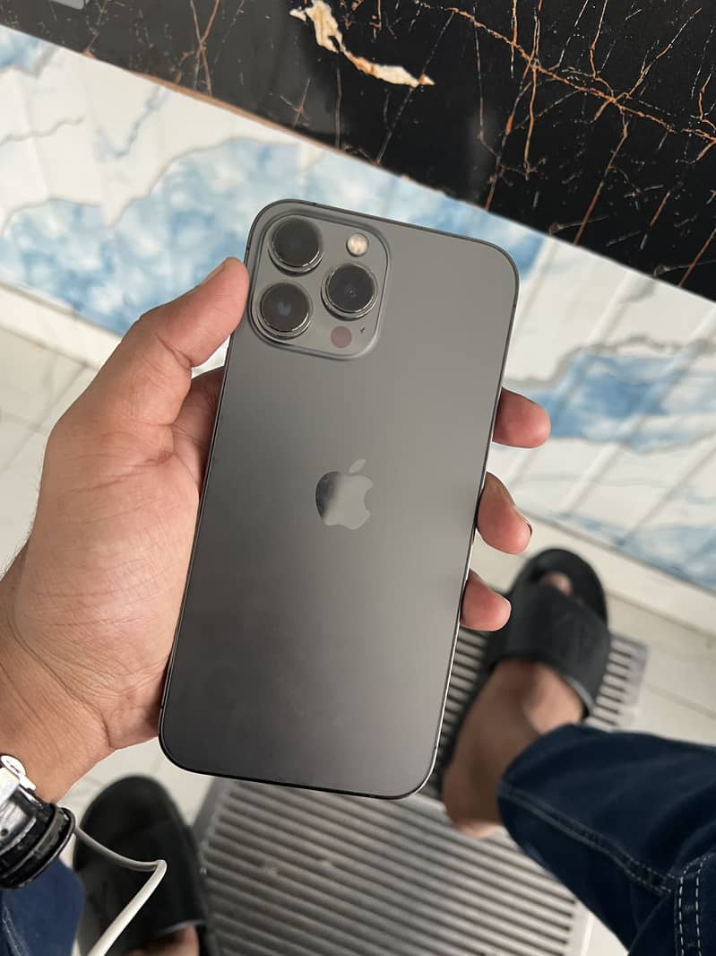 Apple iPhone 13 Pro Max 3