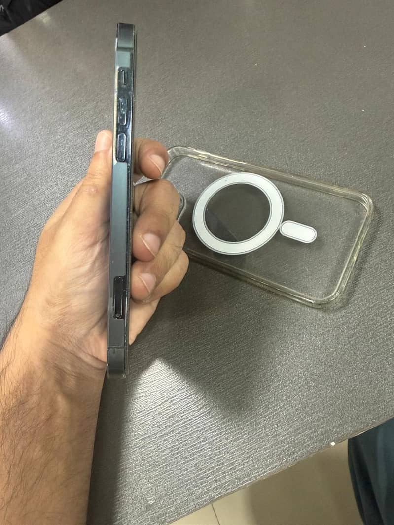 Apple iPhone 12 Pro 2
