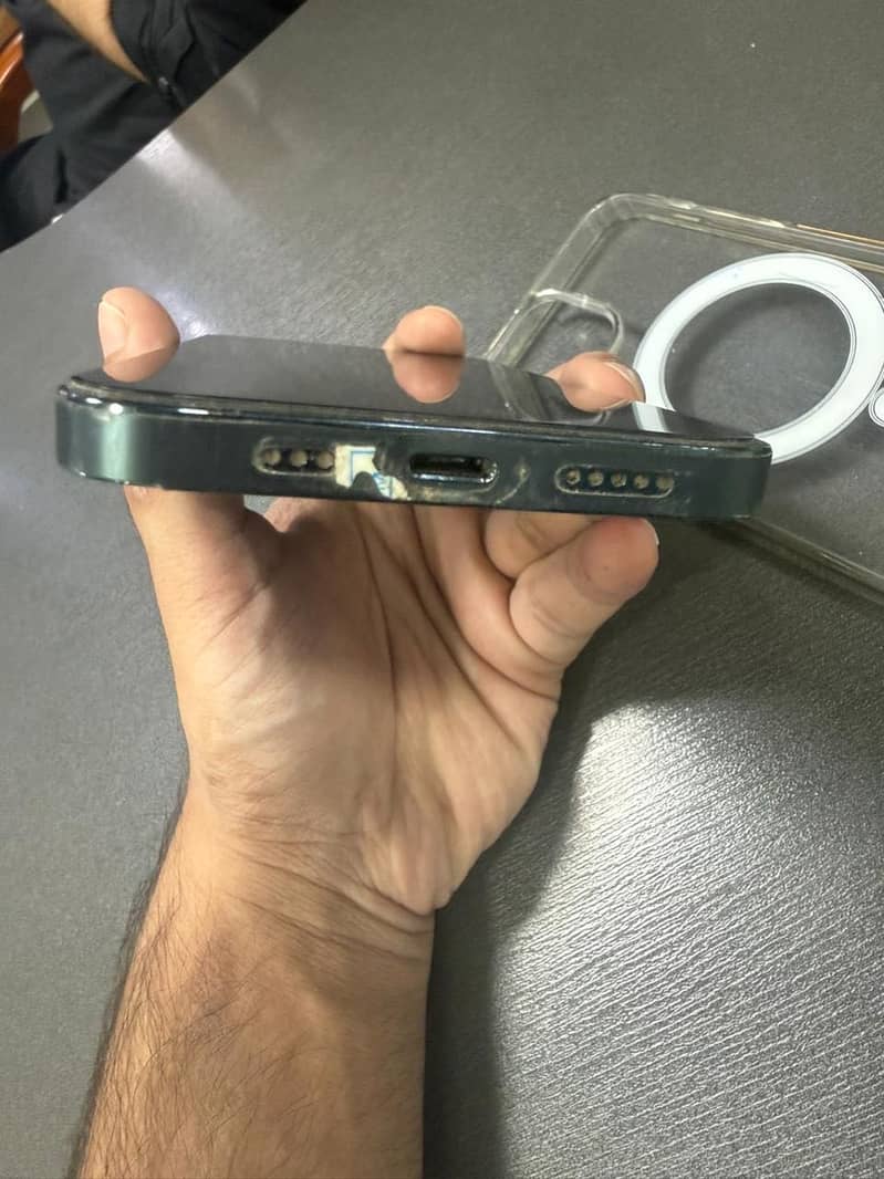 Apple iPhone 12 Pro 4
