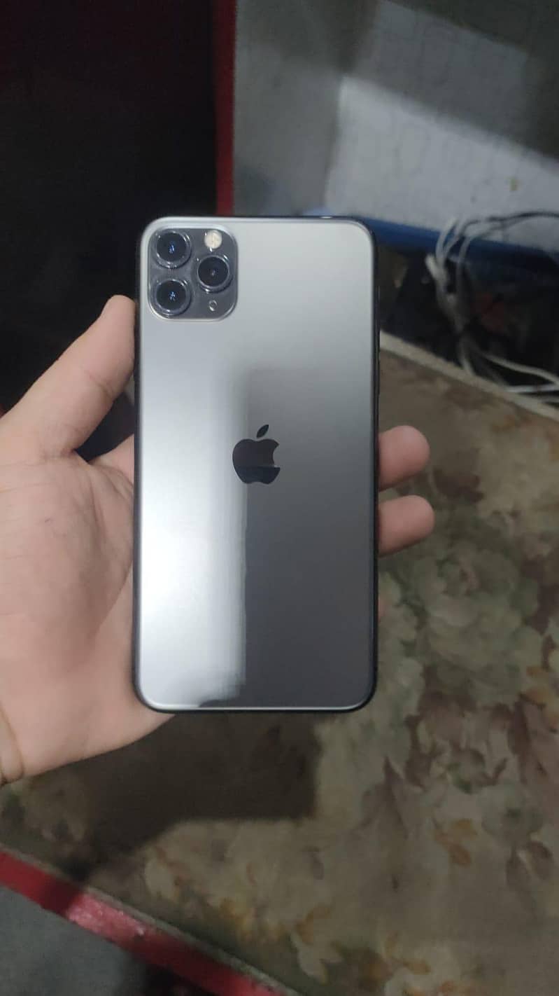 Apple iPhone 11 Pro Max 1