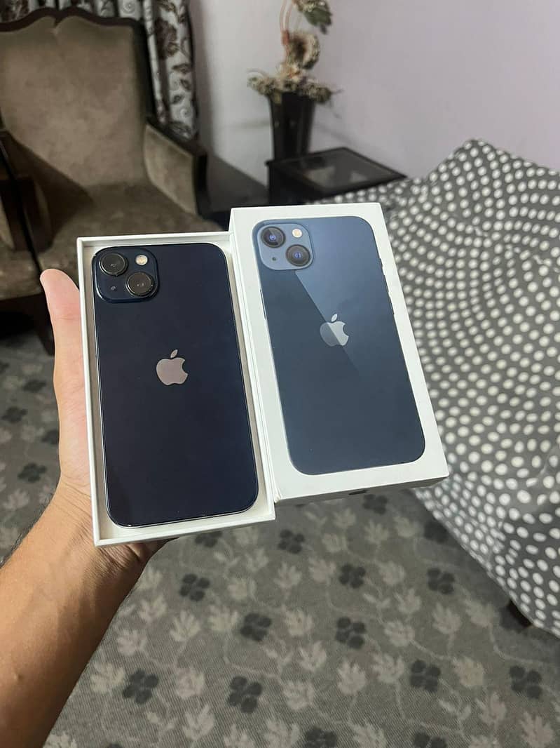 Apple iPhone 13 0