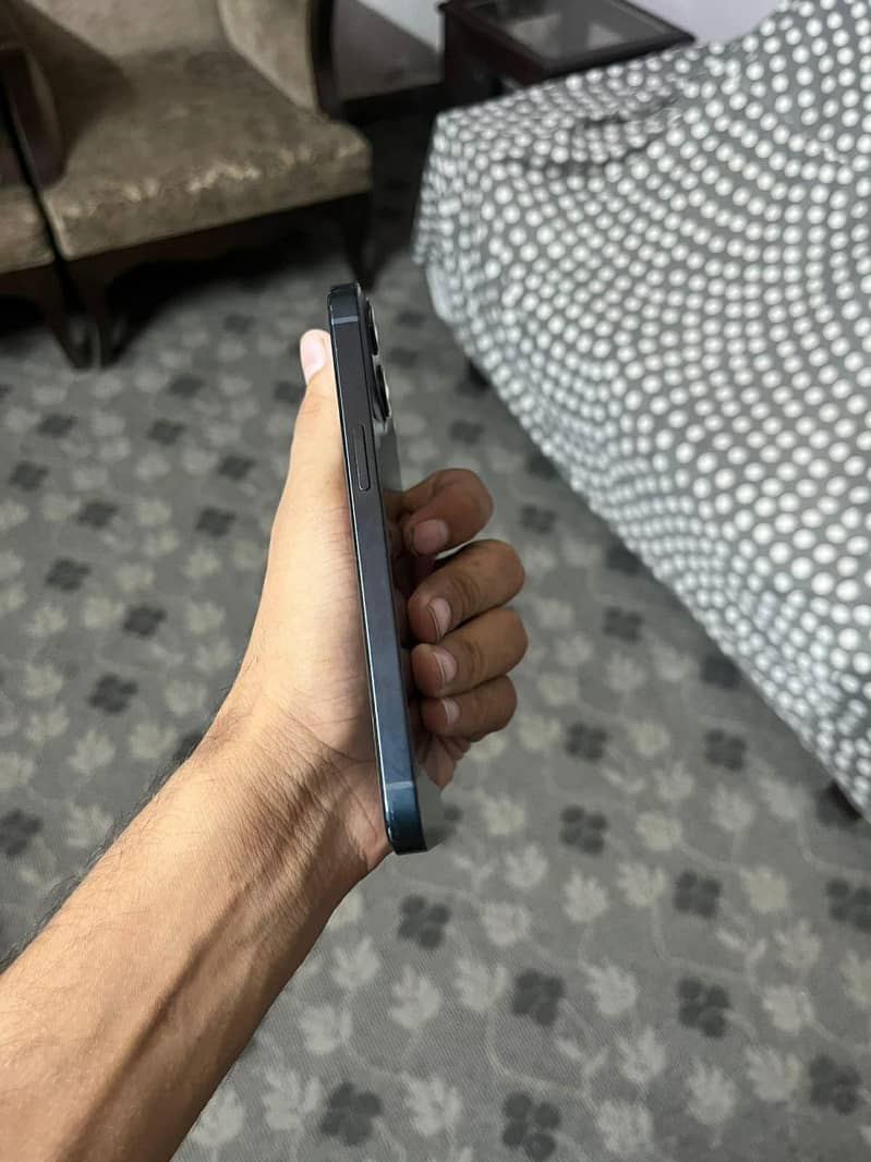 Apple iPhone 13 1