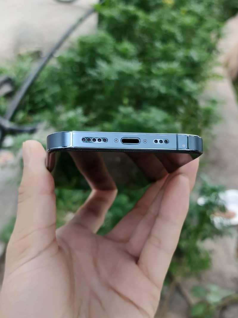 Apple iPhone 13 Pro 1