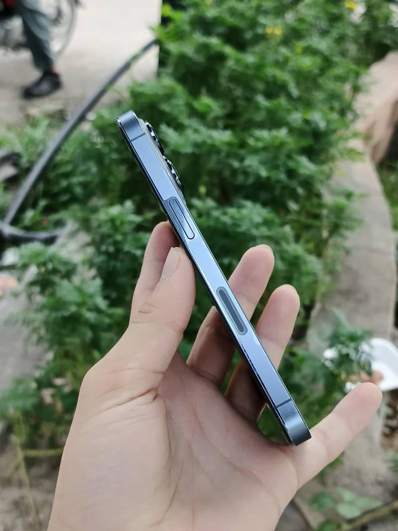 Apple iPhone 13 Pro 3