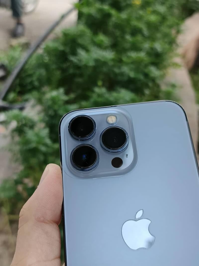 Apple iPhone 13 Pro 4