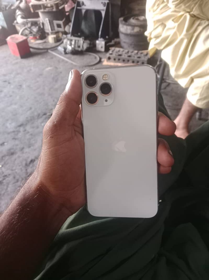 Apple iPhone 11 Pro 0