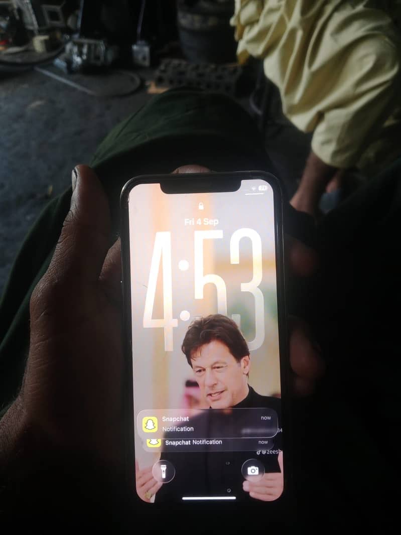 Apple iPhone 11 Pro 4