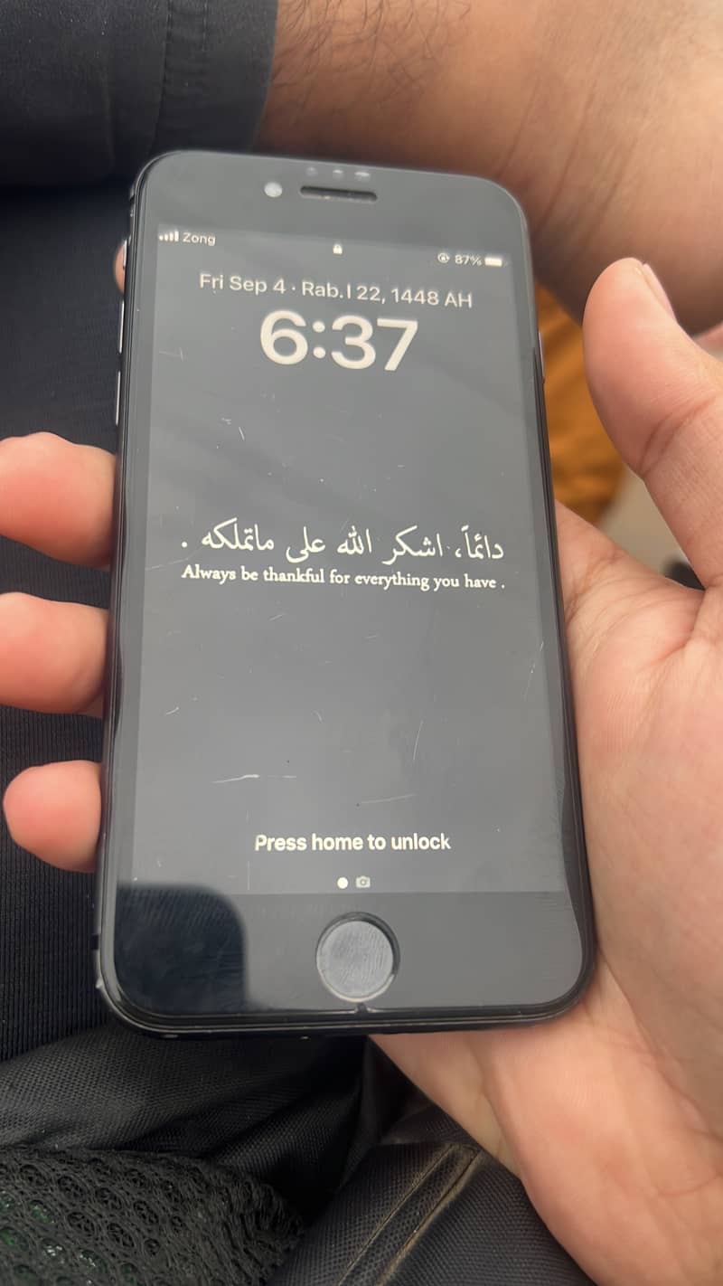 Apple iPhone 8 1