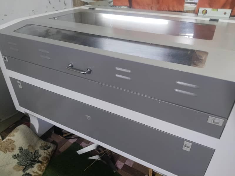 laser cutting machine 1