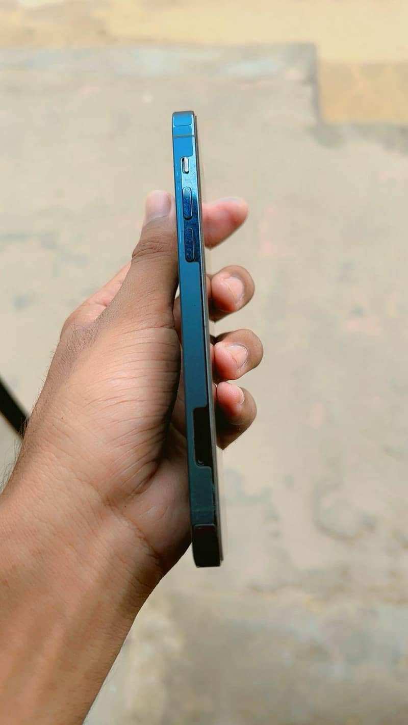 Apple iPhone 12 Pro 2