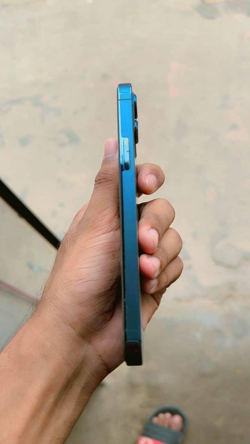 Apple iPhone 12 Pro 3