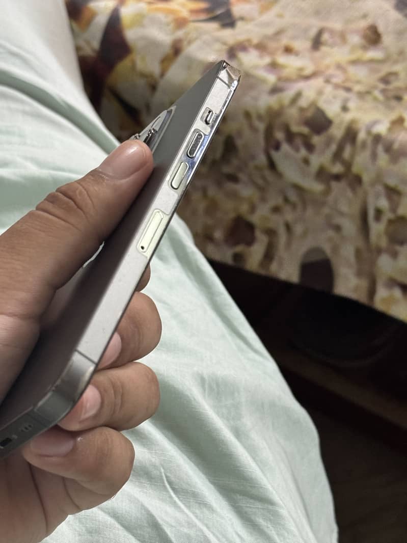 Apple iPhone 13 Pro 0
