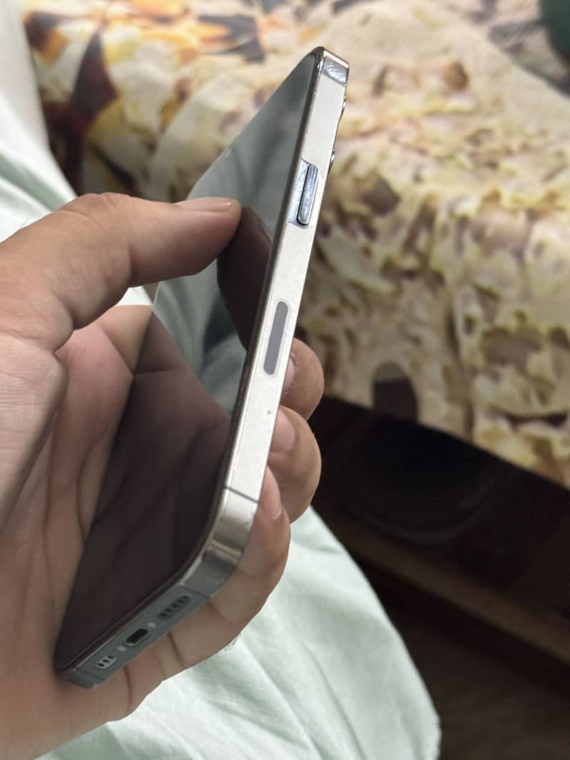 Apple iPhone 13 Pro 2
