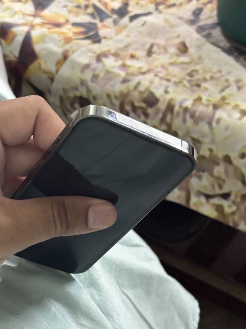 Apple iPhone 13 Pro 3