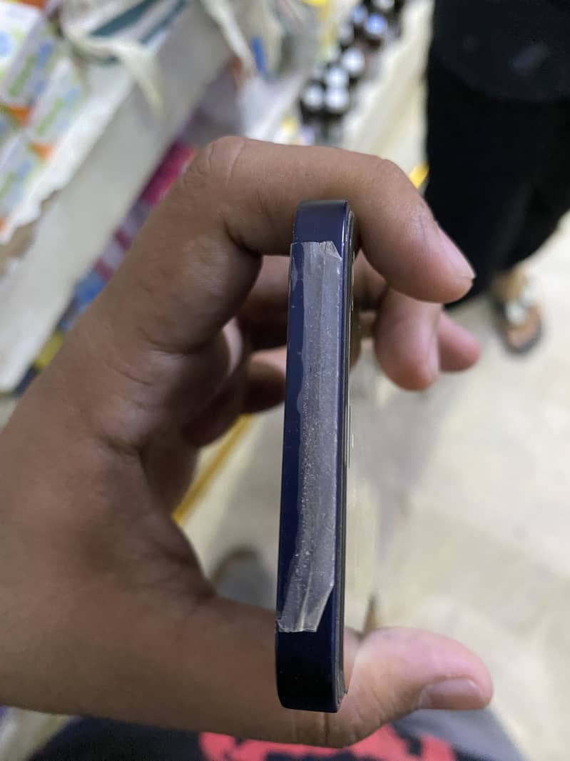 Apple iPhone 12 1