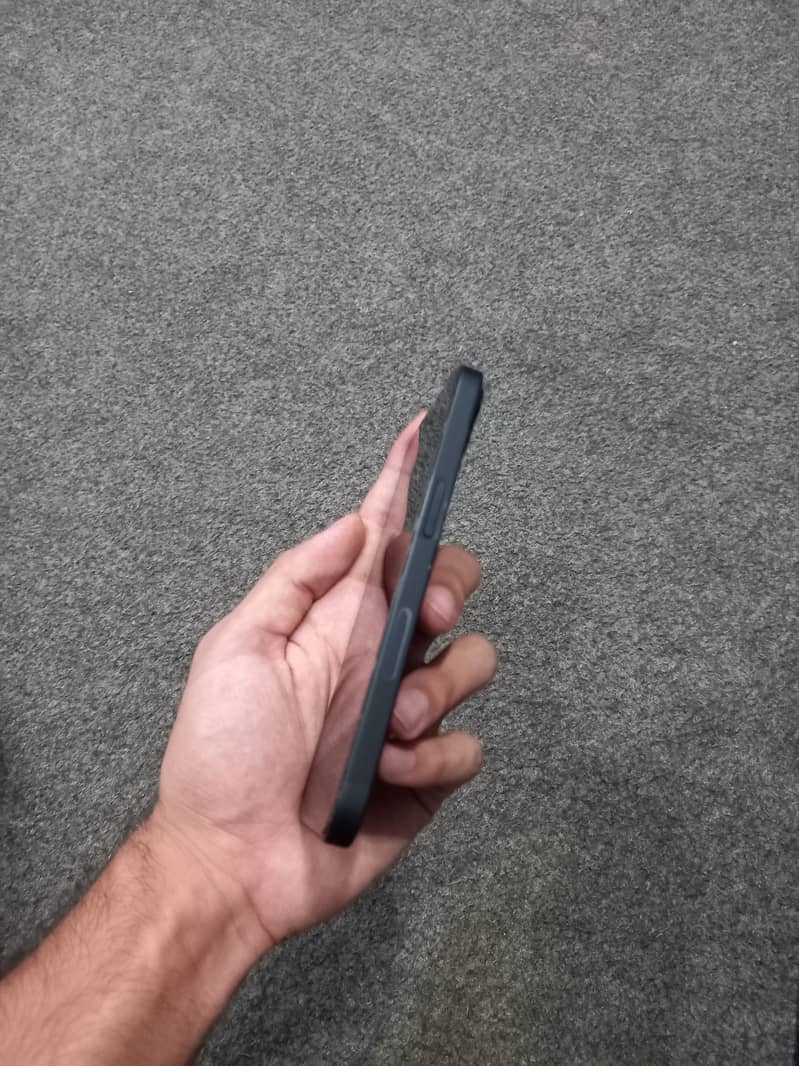 Apple iPhone 13 6