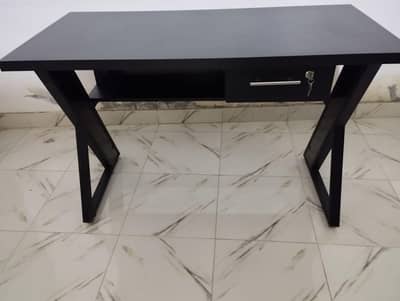 Stylish Wooden Table – Like New
