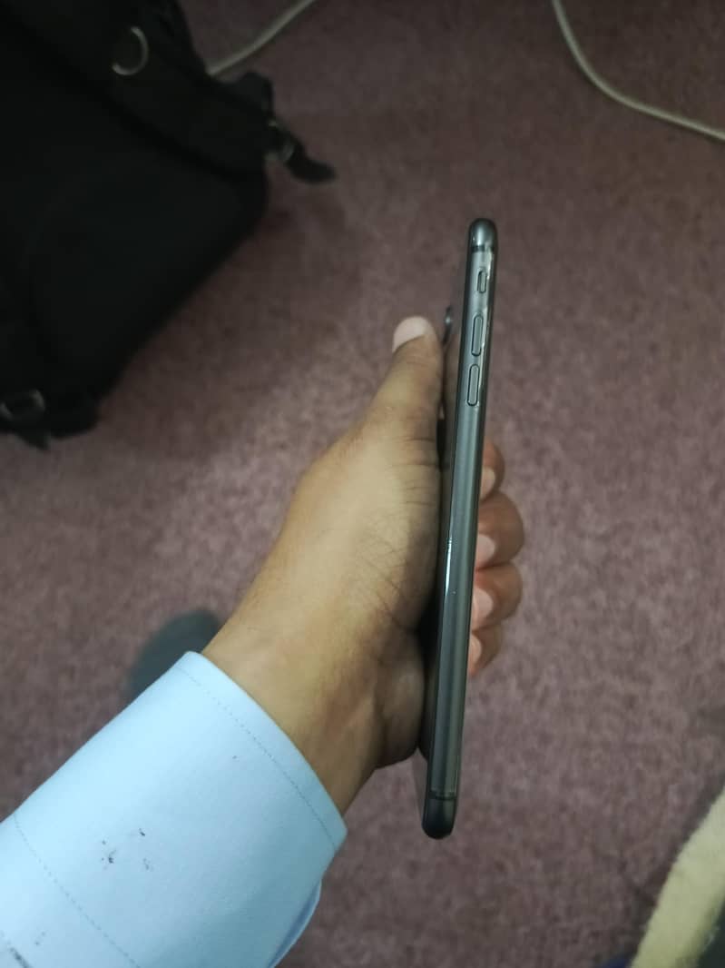 Apple iPhone 8 Plus 2