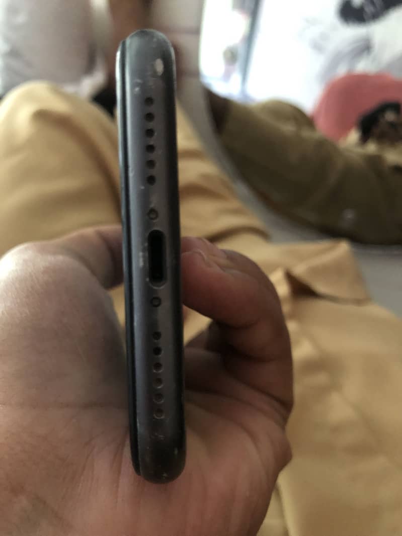 Apple iPhone 11 0