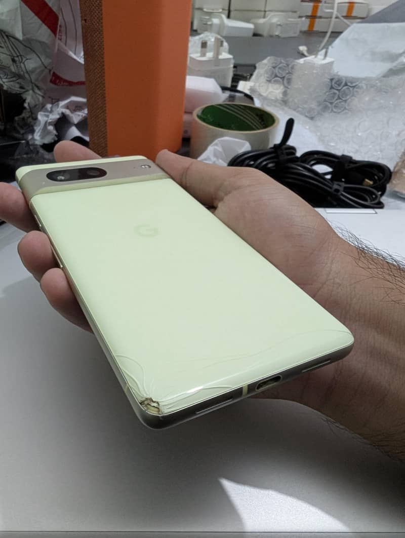 Google Pixel 7 4