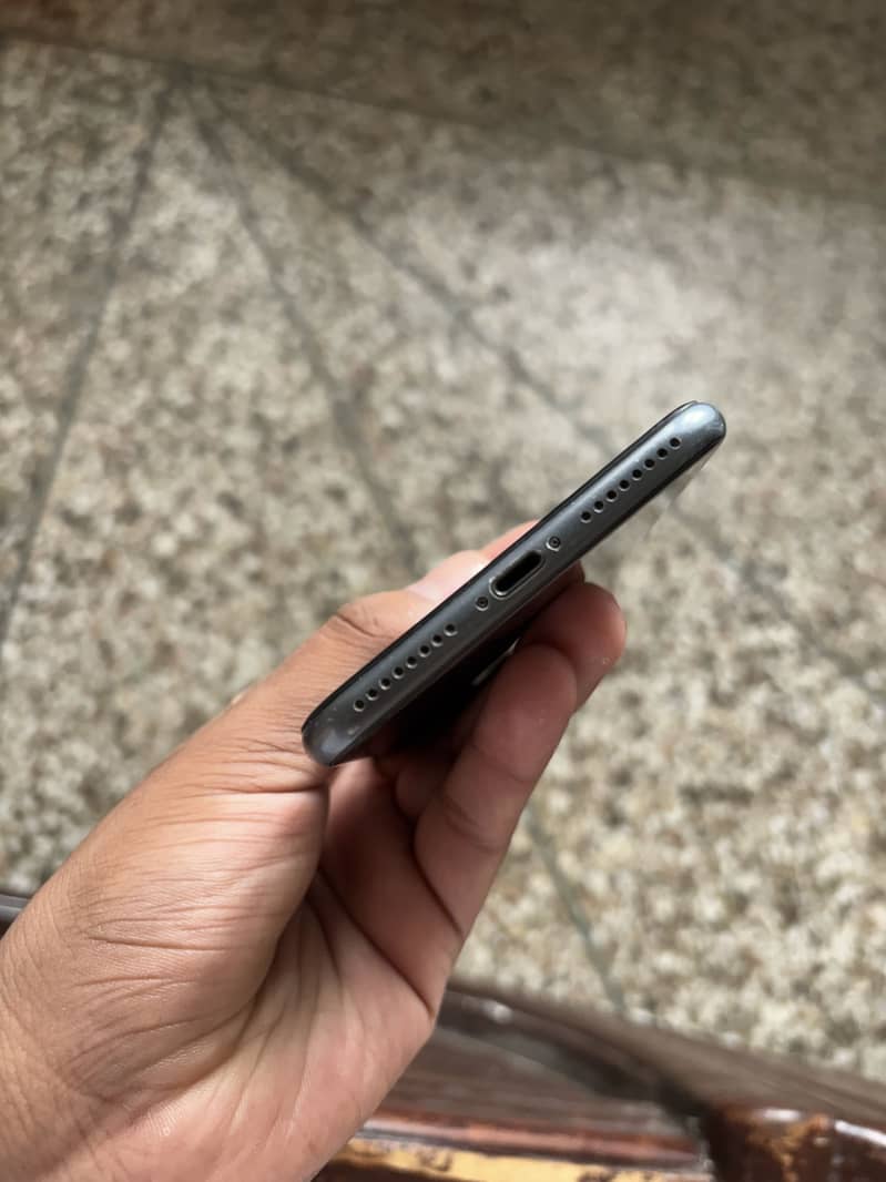 Apple iPhone 8 Plus 2