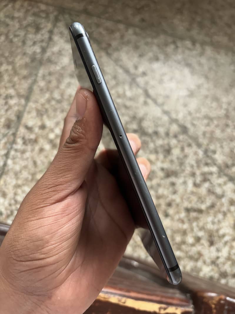 Apple iPhone 8 Plus 5