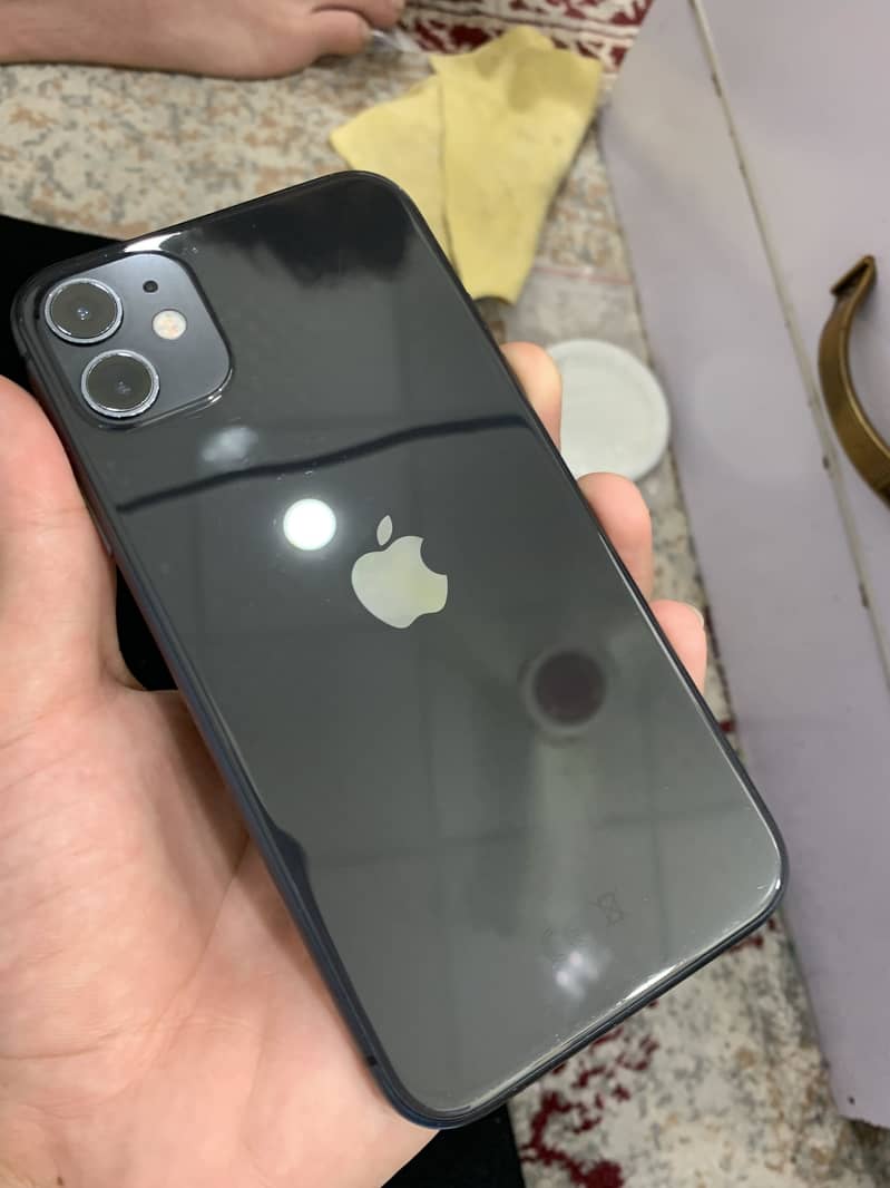 Apple iPhone 11 4
