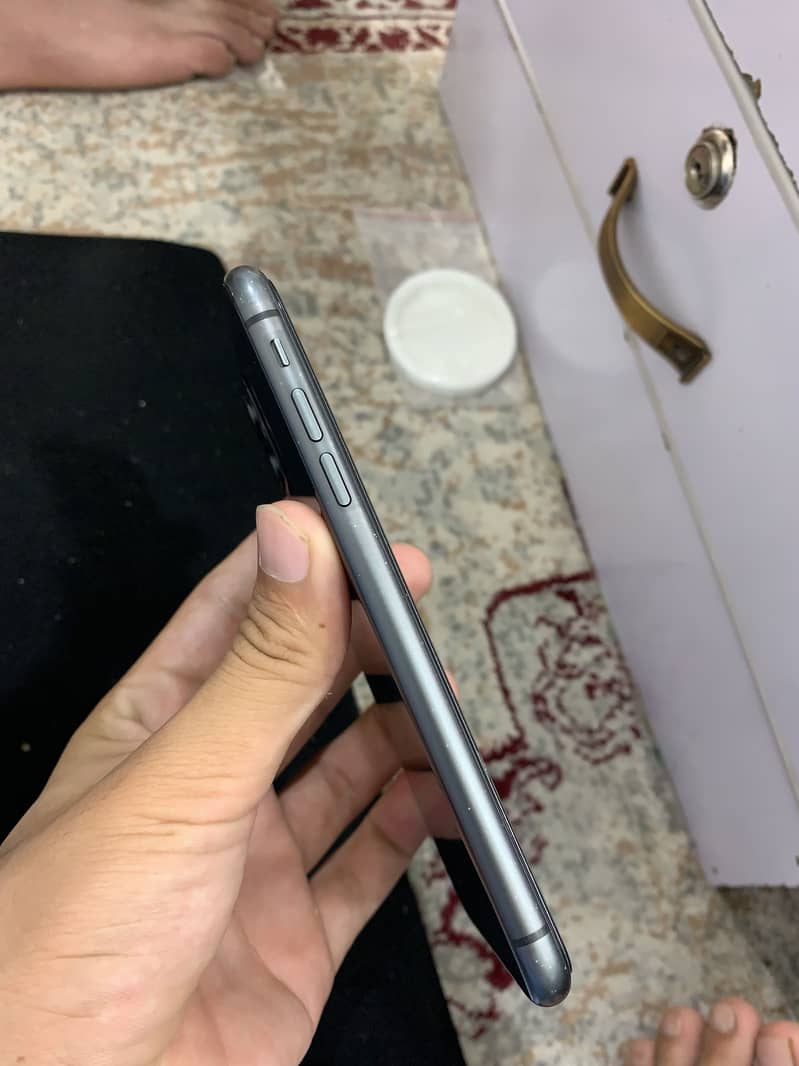 Apple iPhone 11 5