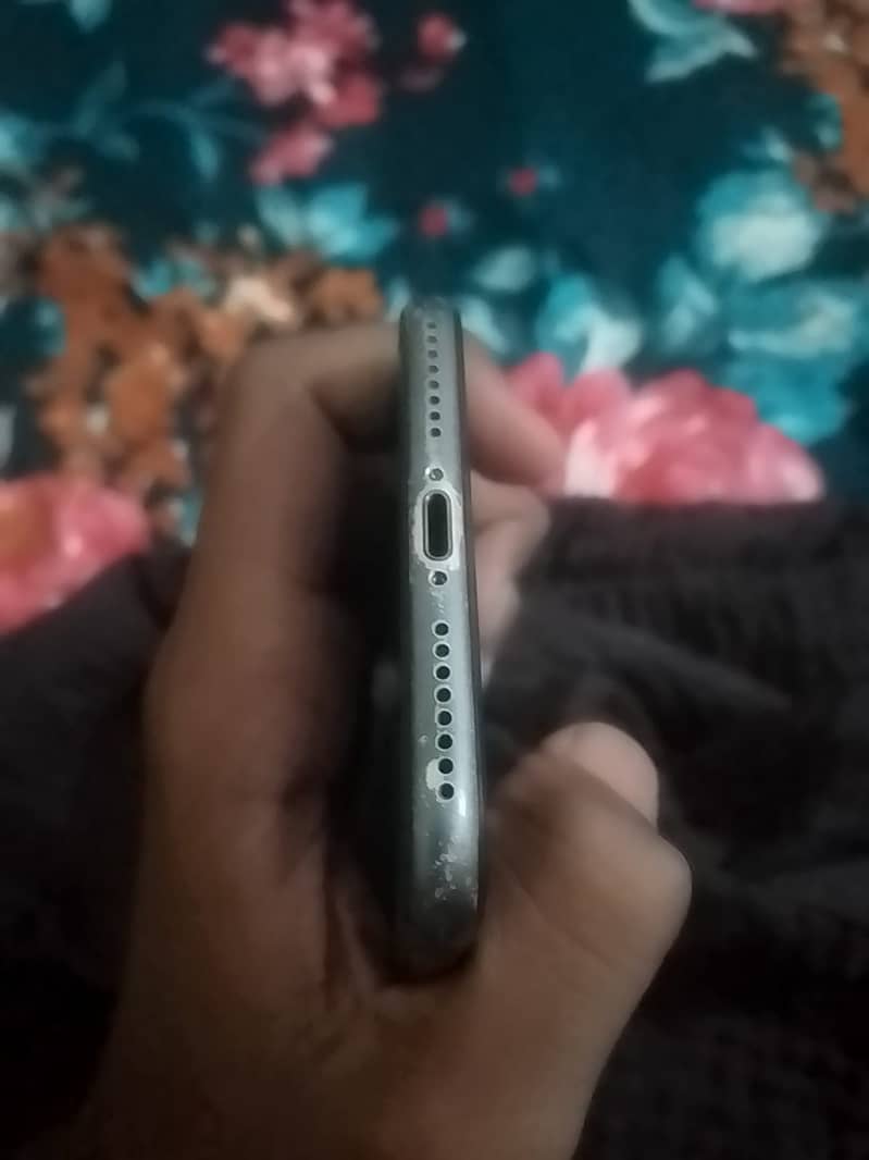 Apple iPhone 8 Plus 5