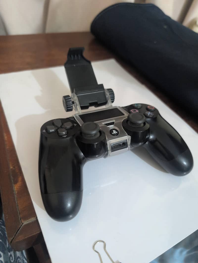 Phone Holder - PS4 Controller 3