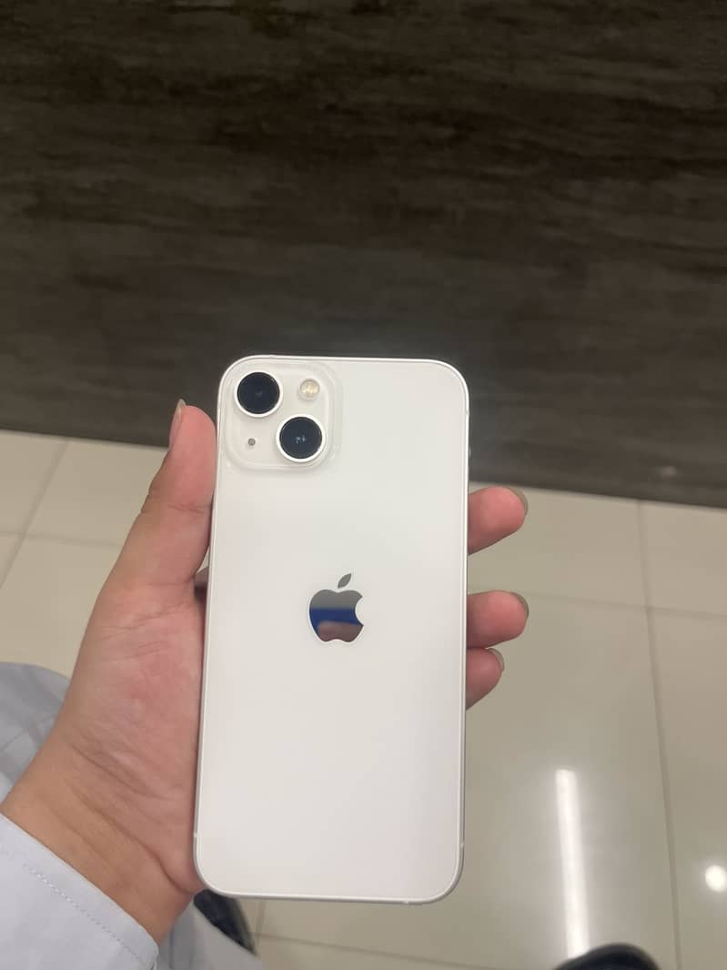 Apple iPhone 13 0