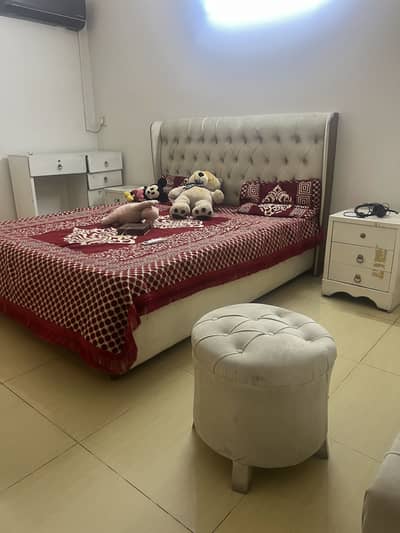 3 drawer side tables & 1 dresser with 6 drawers