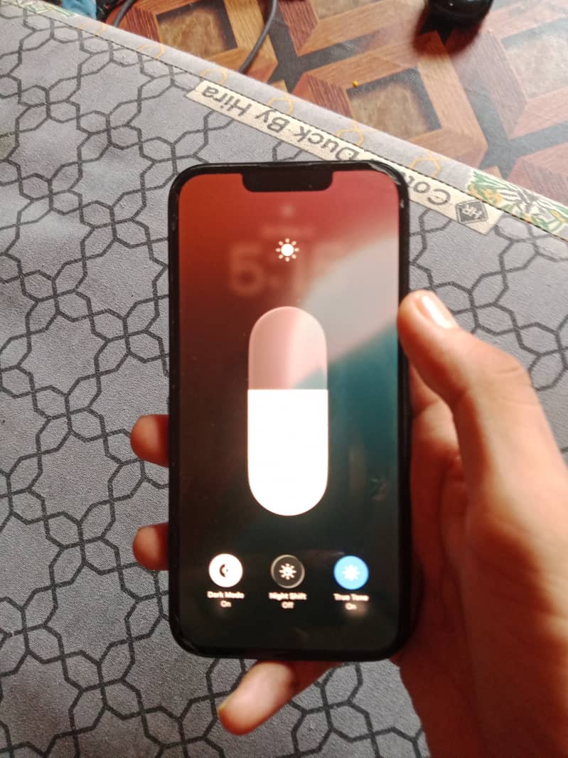 Apple iPhone 13 8